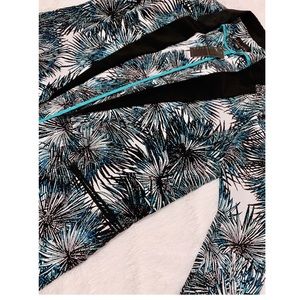 🌟 2/$30 or 3/$40🌟
Attention Palm Blazer